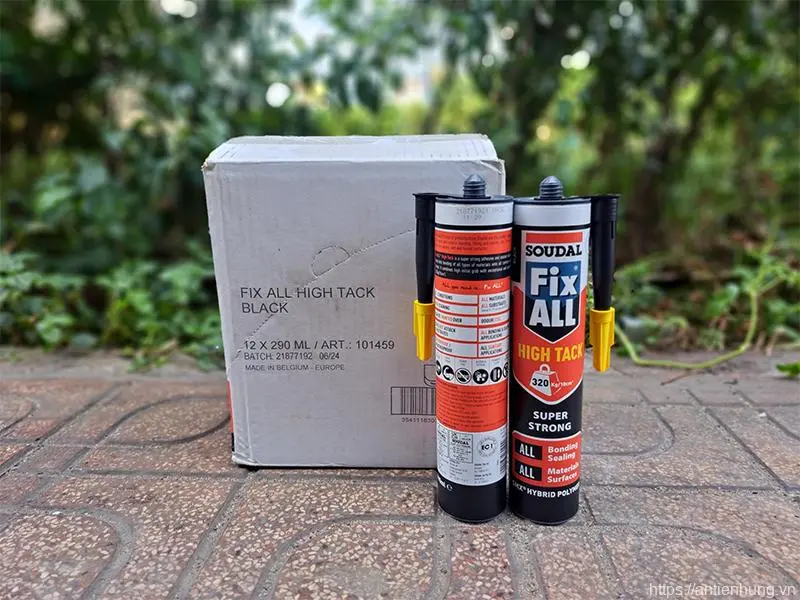Keo dán cường độ cao Soudal Fix All High Tack Black (Màu đen) - Chai 290ml
