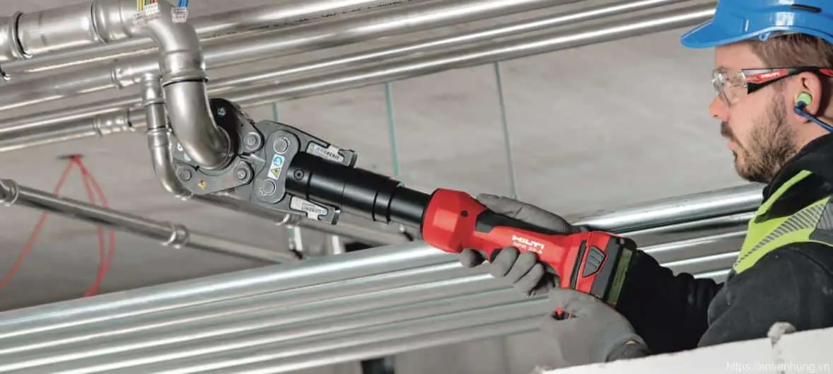 SỬ DỤNG DỤNG CỤ BẤM ỐNG HILTI NPR 32-A