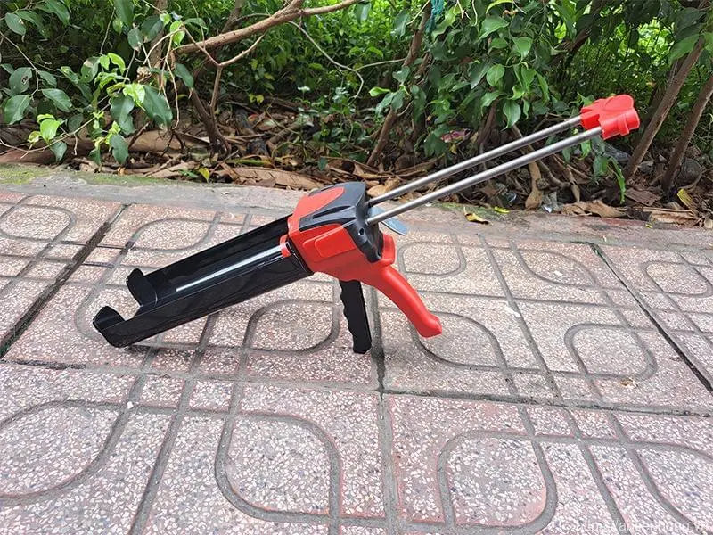 Sản phẩm súng bơm keo cấy thép Unika PE-600EX