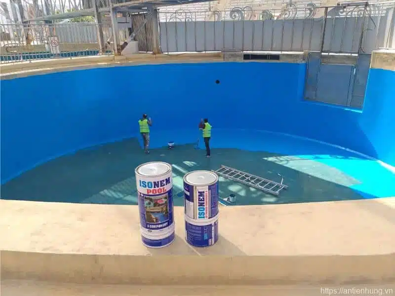 SỬ DỤNG SƠN CHỐNG THẤM ISONEM POOL THI CÔNG HỒ BƠI