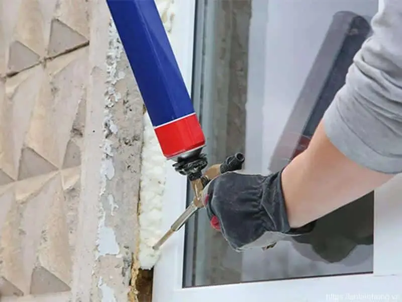 Keo bọt nở sử dụng trong xây dựng