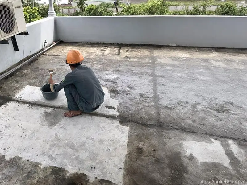 Hướng dẫn chi tiết cách xử lý sân thượng bị nứt rò rỉ nước hiệu quả nhất