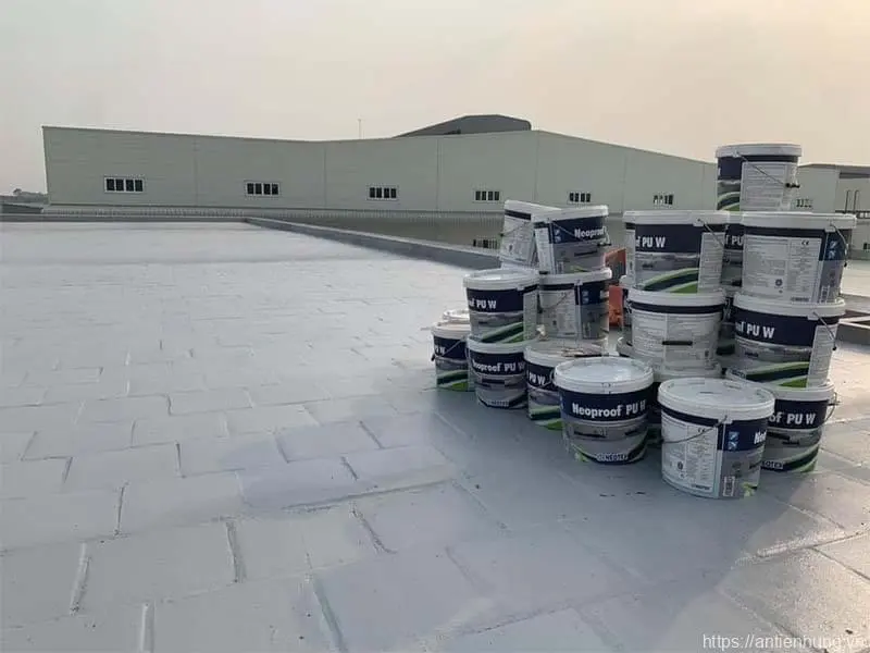 Cách chống thấm sân thượng đã lát gạch bằng Neoproof PU W