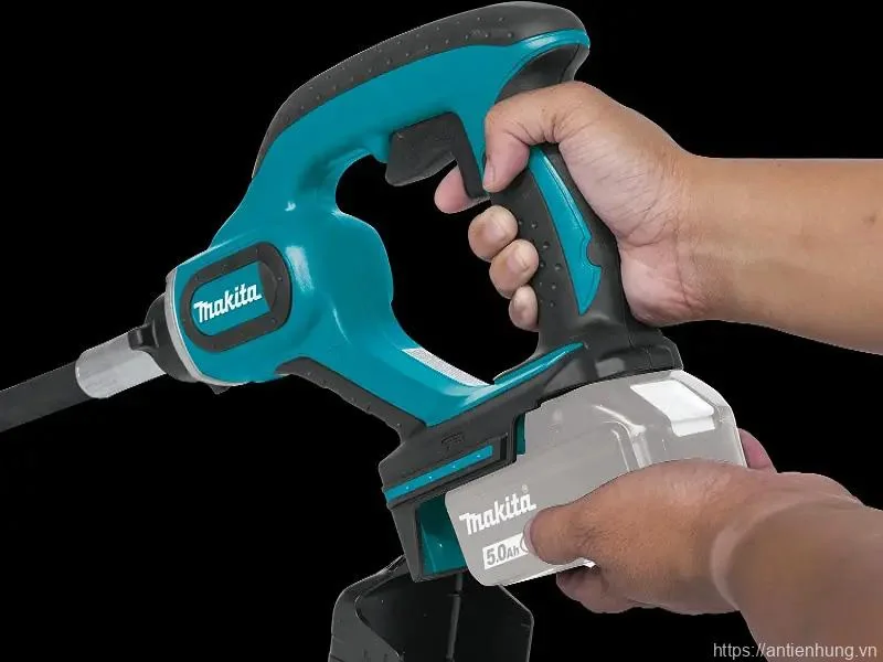 MÁY ĐẦM DÙI BÊ TÔNG DÙNG PIN MAKITA VR003CZ (52MM/1.5M) (Không kèm pin, sạc)