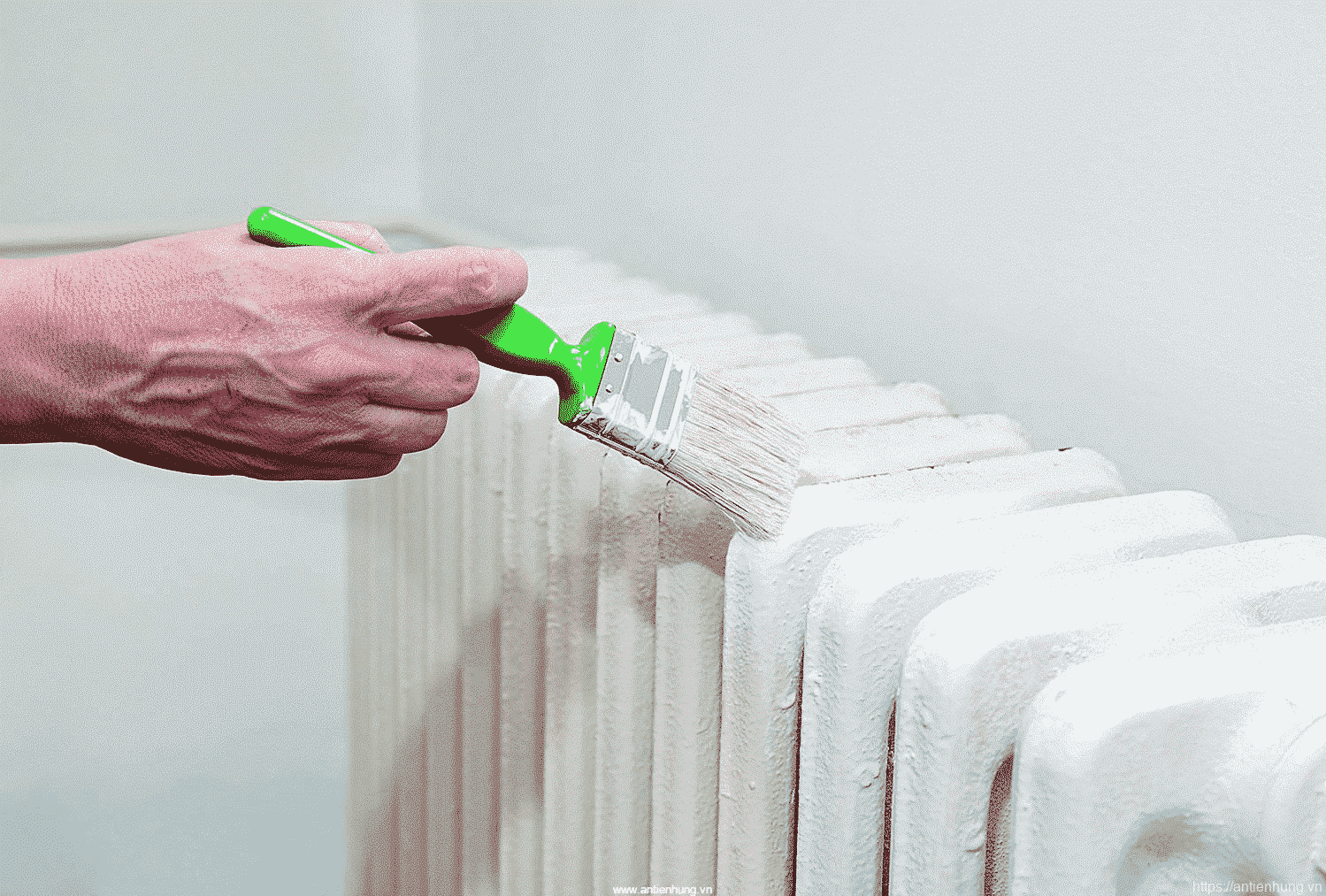 Sử dụng sơn kim loại Hammerite bề mặt bóng chống lại oxy hóa