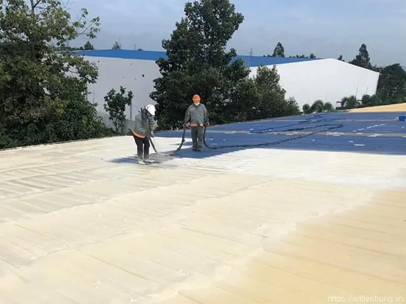 Quy Trình Thi Công Phun Foam PU Chống Nóng Cho Mái Tôn